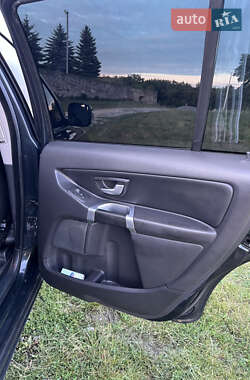 Внедорожник / Кроссовер Volvo XC90 2010 в 