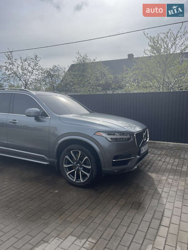 Внедорожник / Кроссовер Volvo XC90 2015 в Вараше