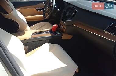Внедорожник / Кроссовер Volvo XC90 2017 в 