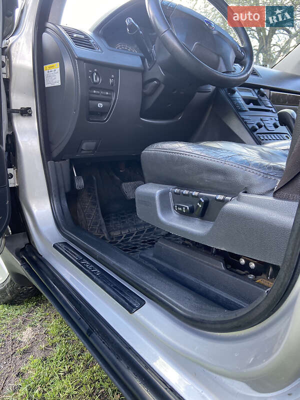 Внедорожник / Кроссовер Volvo XC90 2004 в Луцке