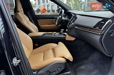 Внедорожник / Кроссовер Volvo XC90 2019 в 
