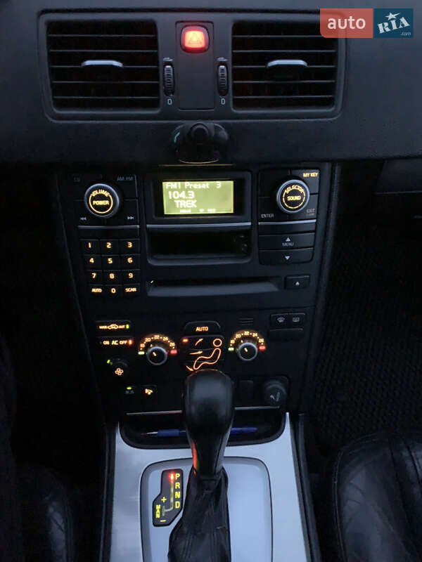 Позашляховик / Кросовер Volvo XC90 2011 в Вараші