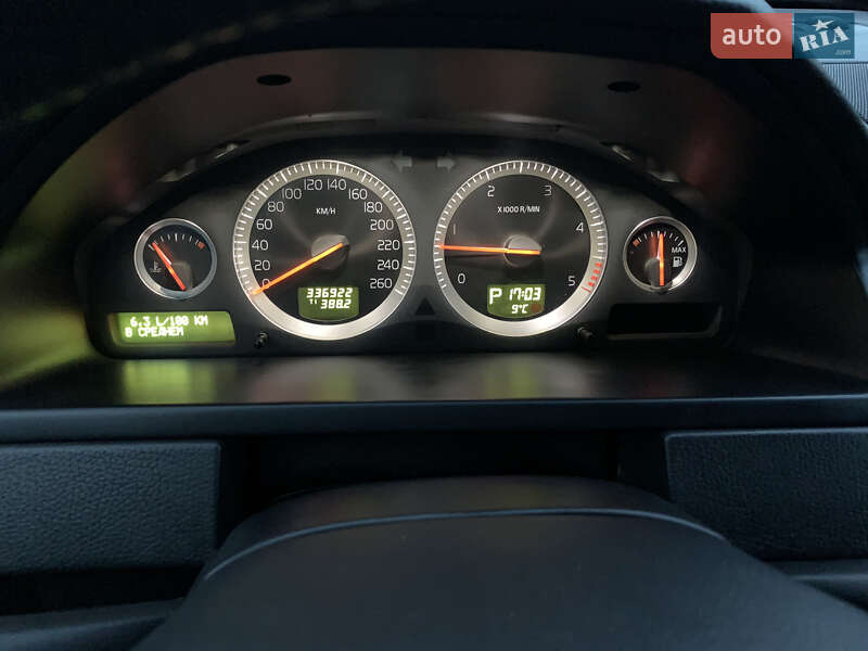 Позашляховик / Кросовер Volvo XC90 2011 в Вараші