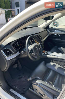 Внедорожник / Кроссовер Volvo XC90 2021 в 