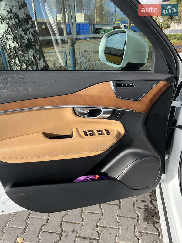 Позашляховик / Кросовер Volvo XC90 2017 в Чернівцях