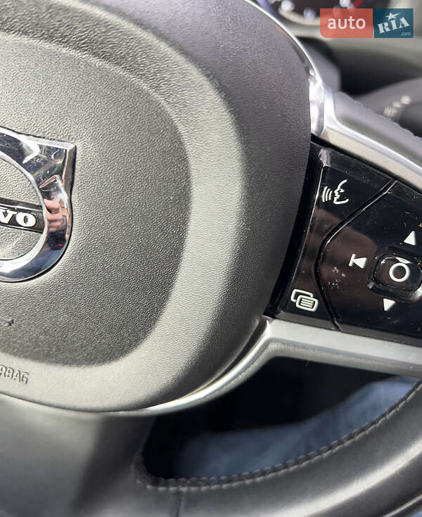 Позашляховик / Кросовер Volvo XC90 2017 в Чернівцях