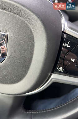 Внедорожник / Кроссовер Volvo XC90 2017 в 