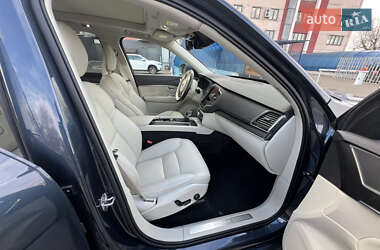Внедорожник / Кроссовер Volvo XC90 2019 в 
