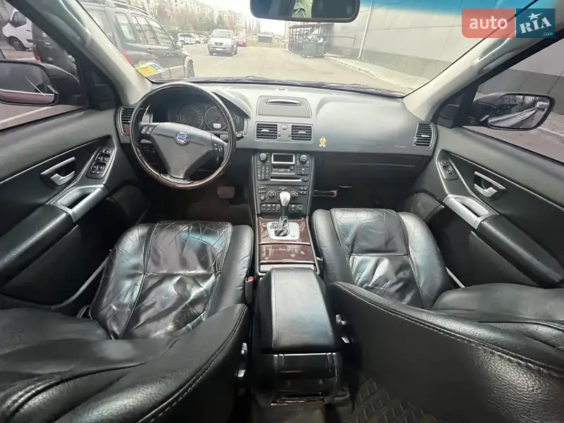 Volvo XC90 2003