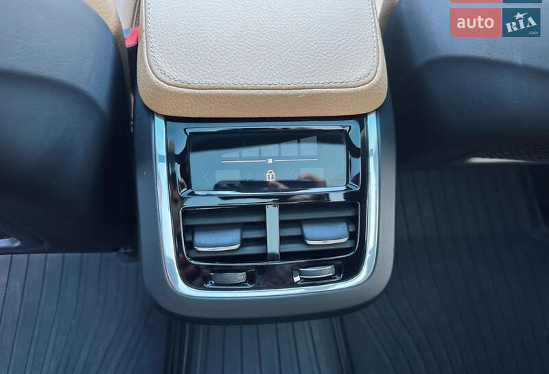 Внедорожник / Кроссовер Volvo XC90 2018 в Киеве