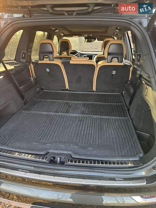 Внедорожник / Кроссовер Volvo XC90 2017 в Киеве