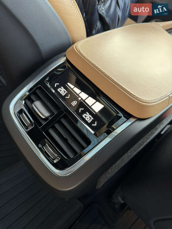 Внедорожник / Кроссовер Volvo XC90 2017 в Киеве