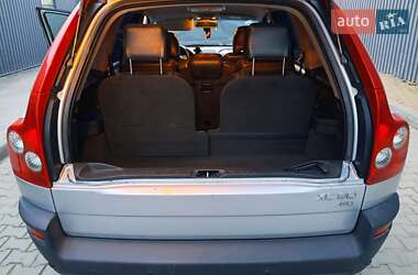 Внедорожник / Кроссовер Volvo XC90 2003 в 