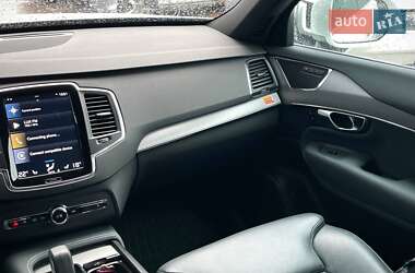Внедорожник / Кроссовер Volvo XC90 2022 в 