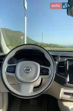 Внедорожник / Кроссовер Volvo XC90 2021 в 