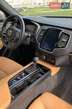 Внедорожник / Кроссовер Volvo XC90 2018 в 