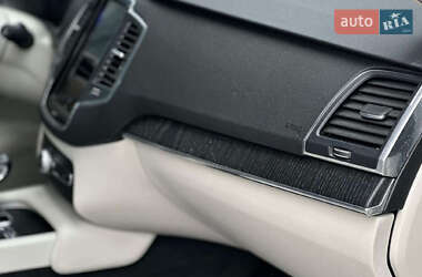 Внедорожник / Кроссовер Volvo XC90 2019 в 