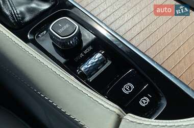 Внедорожник / Кроссовер Volvo XC90 2015 в 