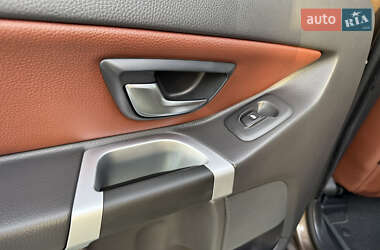 Внедорожник / Кроссовер Volvo XC90 2013 в 