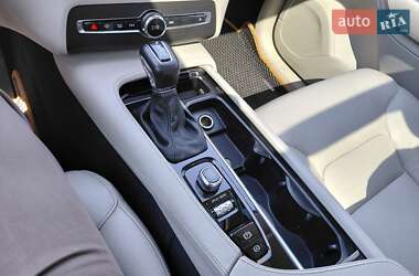 Внедорожник / Кроссовер Volvo XC90 2020 в 