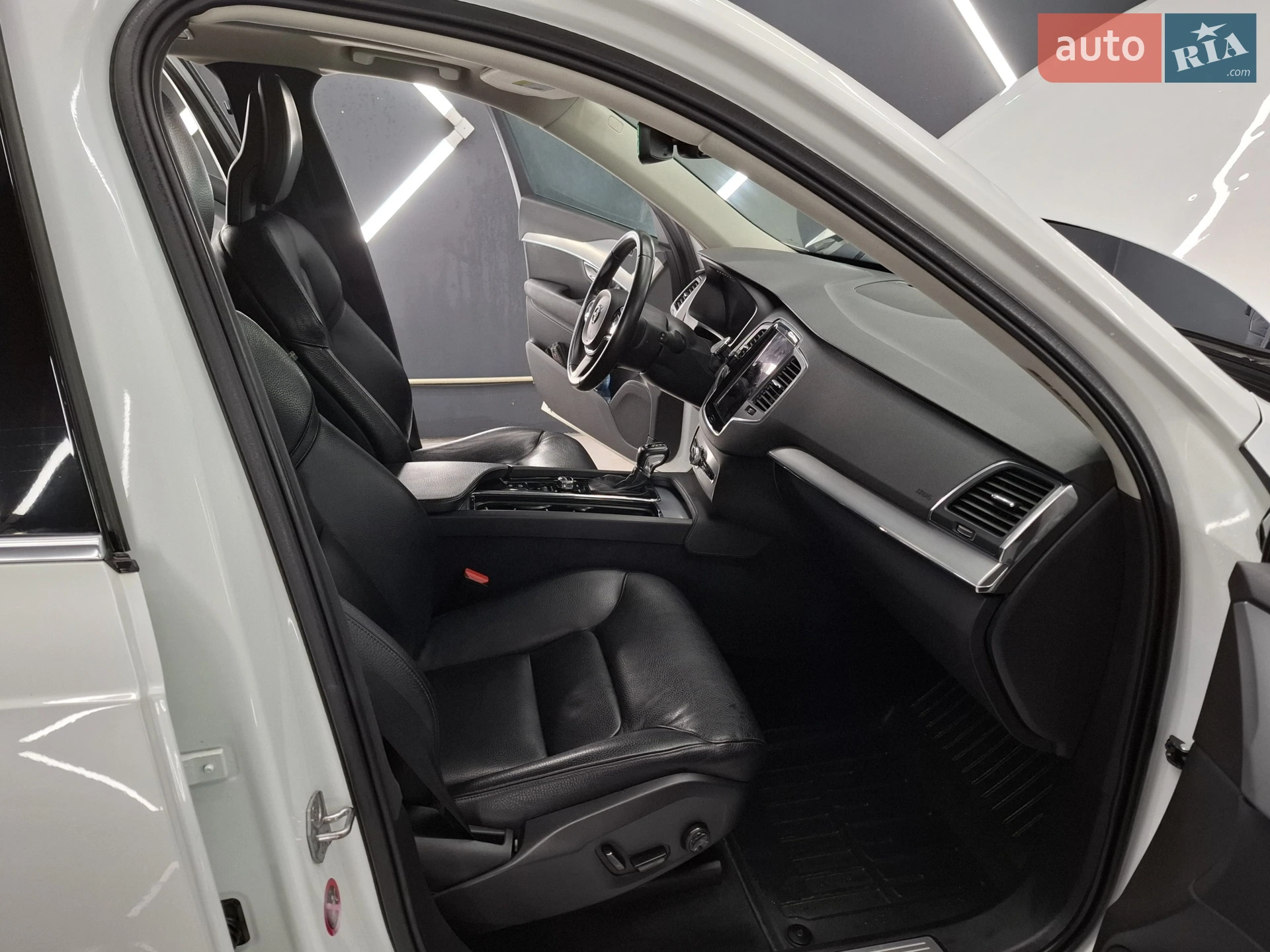 2015 Volvo XC90 - мініатюра 9