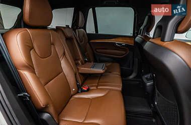 Внедорожник / Кроссовер Volvo XC90 2021 в 