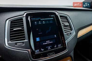 Внедорожник / Кроссовер Volvo XC90 2021 в 