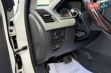 Позашляховик / Кросовер Volvo XC90 2011 в 