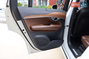 Внедорожник / Кроссовер Volvo XC90 2018 в 