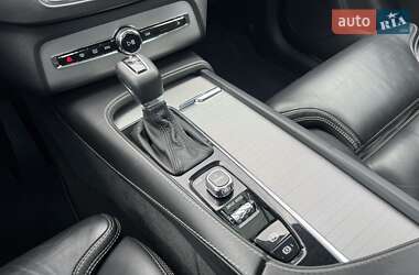 Позашляховик / Кросовер Volvo XC90 2015 в 