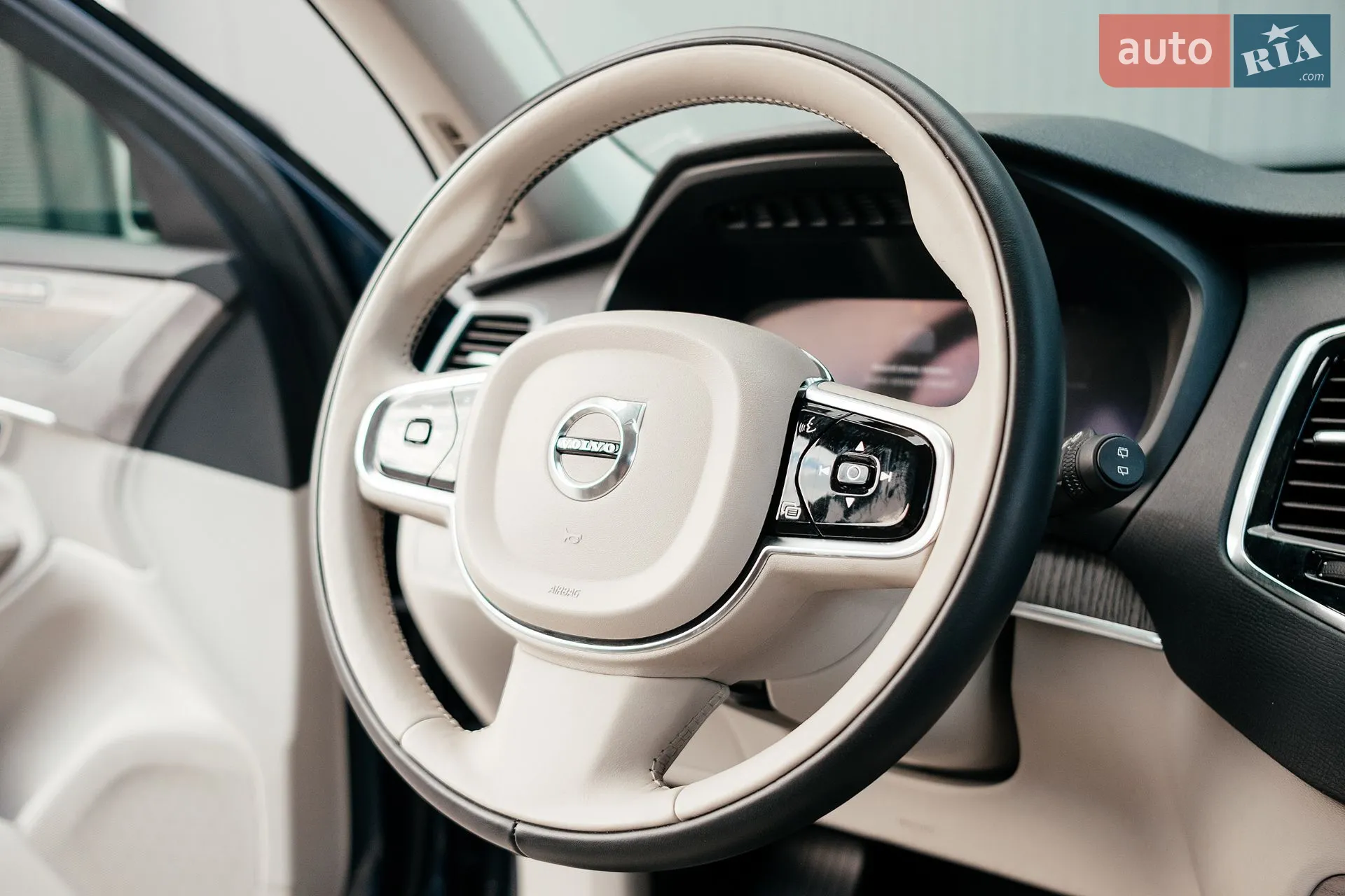 2022 Volvo XC90 - мініатюра 9