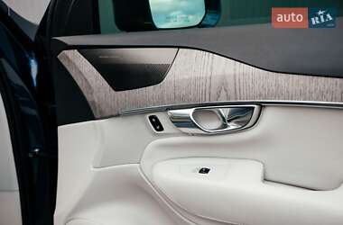 Внедорожник / Кроссовер Volvo XC90 2022 в 