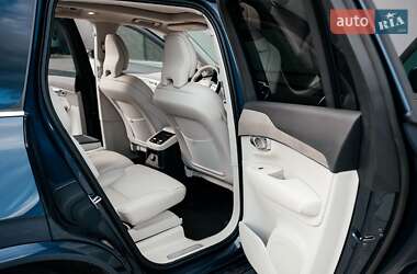 Внедорожник / Кроссовер Volvo XC90 2022 в 