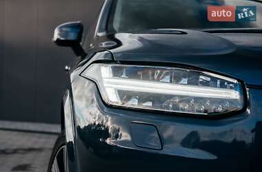 Внедорожник / Кроссовер Volvo XC90 2022 в 