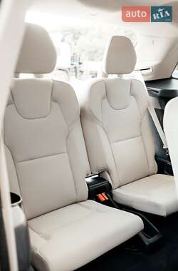 Внедорожник / Кроссовер Volvo XC90 2022 в 