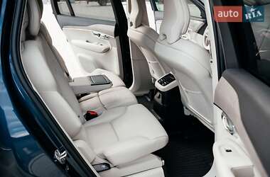 Внедорожник / Кроссовер Volvo XC90 2022 в 