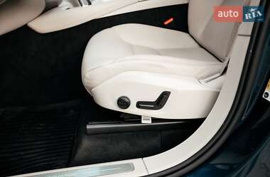 Внедорожник / Кроссовер Volvo XC90 2022 в 