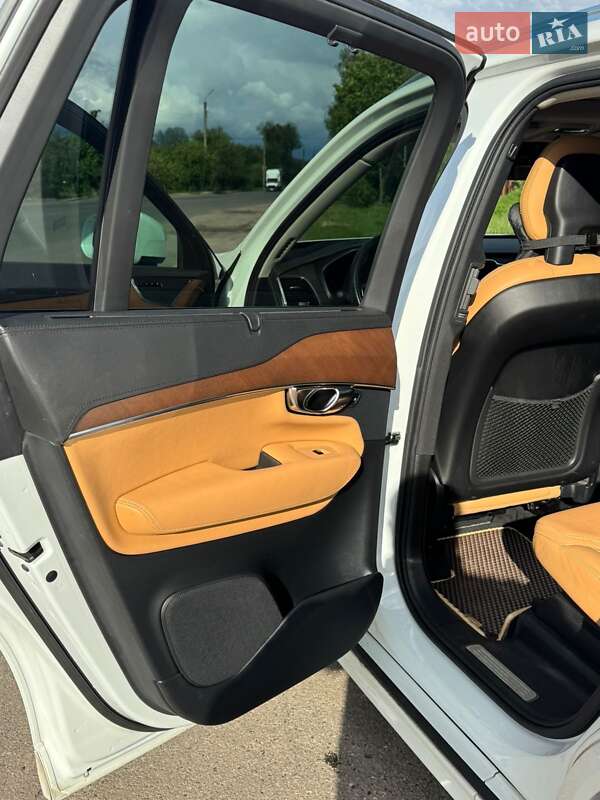 Внедорожник / Кроссовер Volvo XC90 2016 в Ахтырке