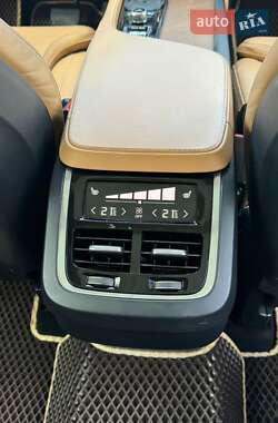 Внедорожник / Кроссовер Volvo XC90 2016 в 