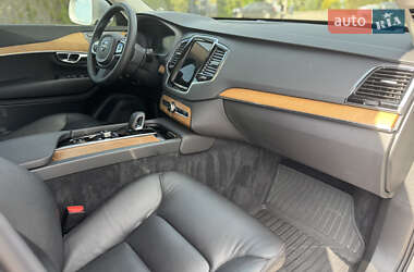 Позашляховик / Кросовер Volvo XC90 2022 в 
