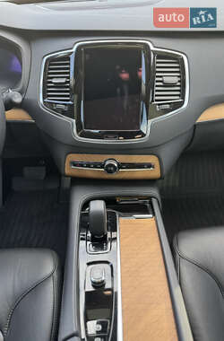 Позашляховик / Кросовер Volvo XC90 2022 в 