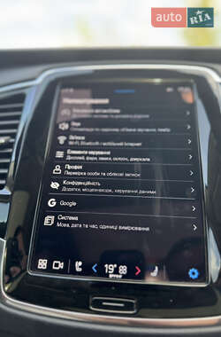 Позашляховик / Кросовер Volvo XC90 2022 в 