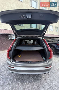 Внедорожник / Кроссовер Volvo XC90 2021 в 