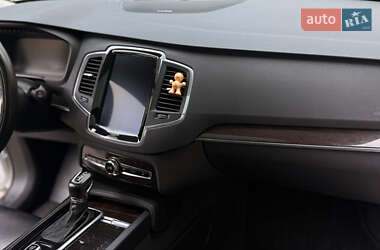 Позашляховик / Кросовер Volvo XC90 2019 в 
