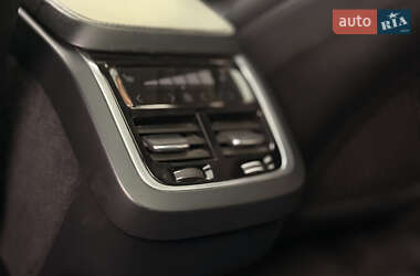 Позашляховик / Кросовер Volvo XC90 2019 в 