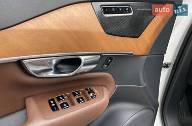 Внедорожник / Кроссовер Volvo XC90 2020 в 