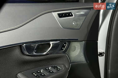 Позашляховик / Кросовер Volvo XC90 2020 в 