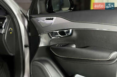 Позашляховик / Кросовер Volvo XC90 2020 в 