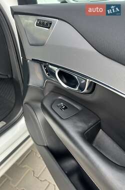 Внедорожник / Кроссовер Volvo XC90 2015 в 