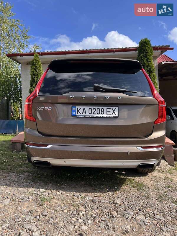 Внедорожник / Кроссовер Volvo XC90 2015 в Тарутине